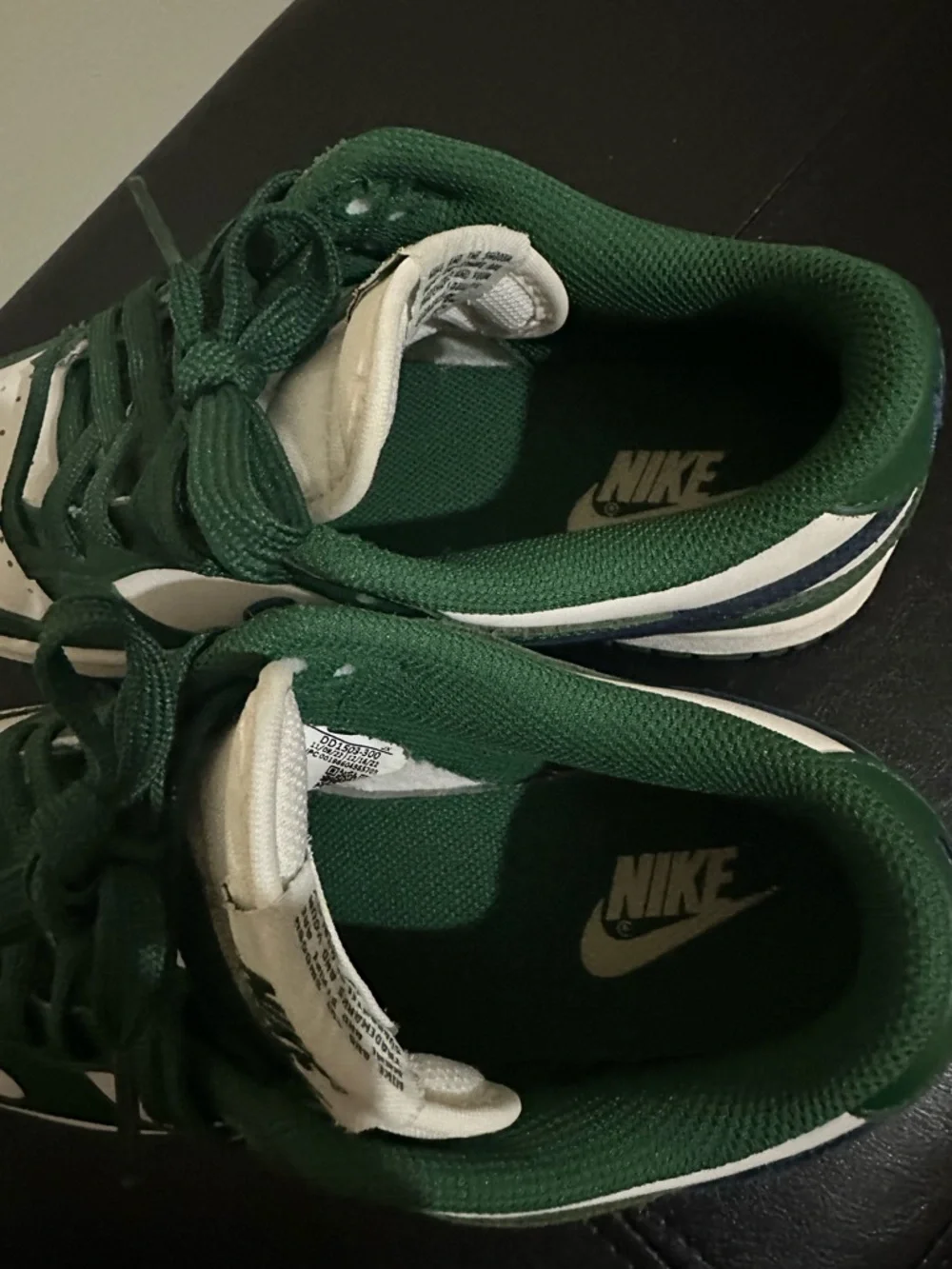 Nike Dunks White, Green and Navy Low-Top Sneakers - Picture 6 of 6
